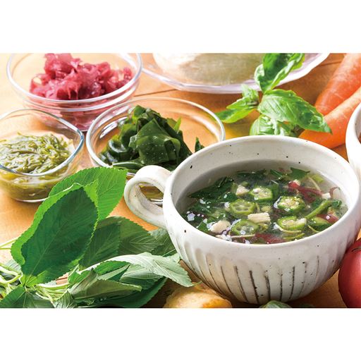 野菜とたんぱく ねばねば野菜と鶏肉のスープ