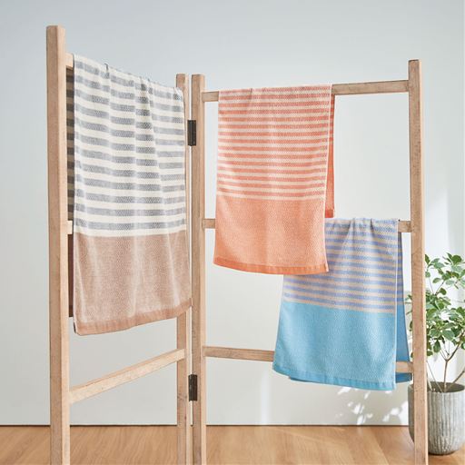 (左から) ベージュ系・オレンジ系・ブルー系<br>お洗濯がラクで部屋干しでも乾きやすい!