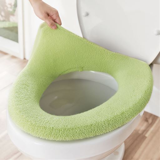 ライトグリーン(O型)<br>グイッと伸びてどんな便座にもぴったりフィットする便座カバーです。