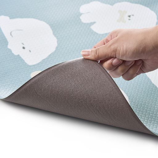 裏面はすべりにくい加工。