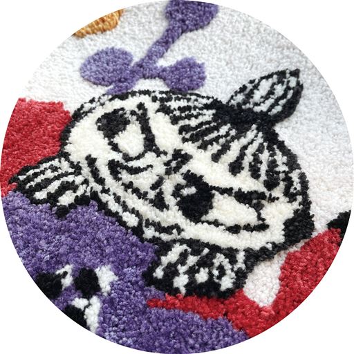 レッド系 (リトルミイ) 柄アップ