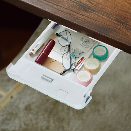 天板にピタッと貼り付けるだけ!!