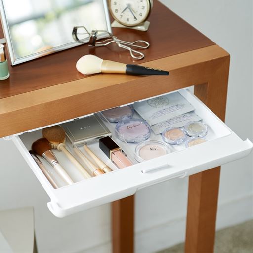 ドレッサーテーブルに