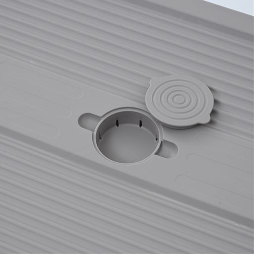 フタには防虫剤ポケット付き!