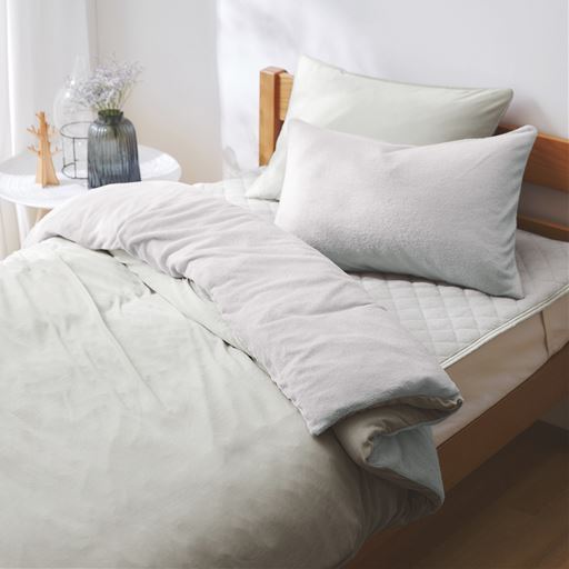 グレー<br>綿100%パイル素材×ひんやり素材のリバーシブル掛け布団カバーです。