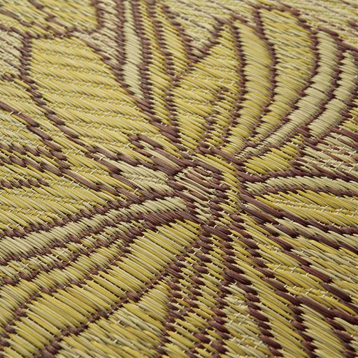 い草を高密度に織り込んでいるので、ゴミが詰まりにくい。