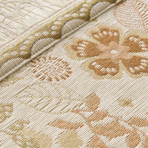 生地拡大(ベージュ)<br>毛足がないので掃除機掛けもラクラク。