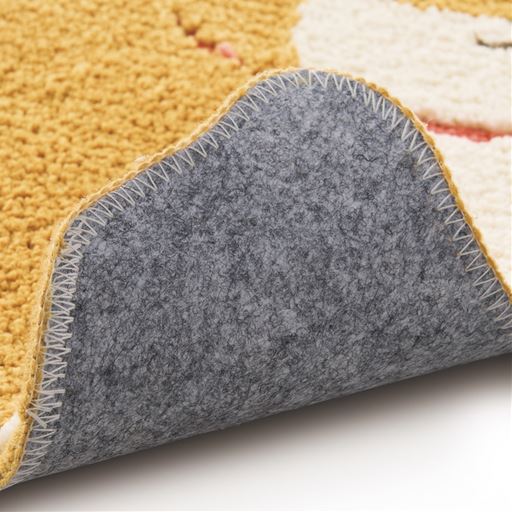 裏面はすべりにくい加工。