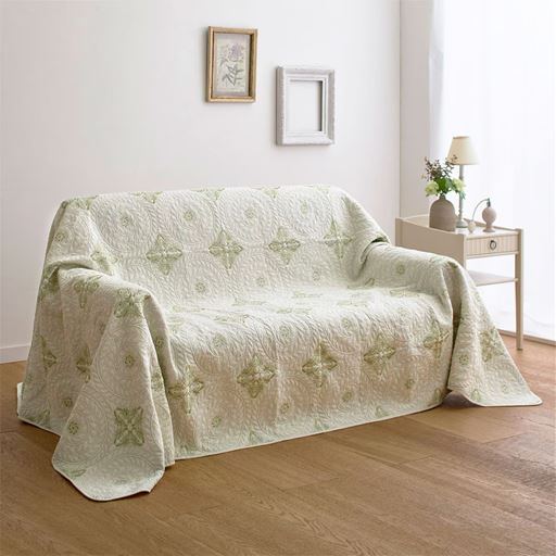 グリーン<br>エレガントな刺繍でお部屋を優雅に演出します。