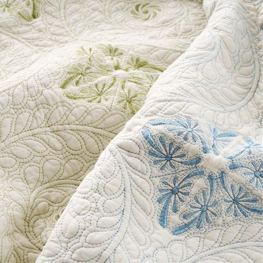 (左から)グリーン・ブルー