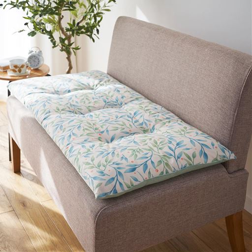 グリーン<br>裏面の草花柄はパッと明るい印象に!