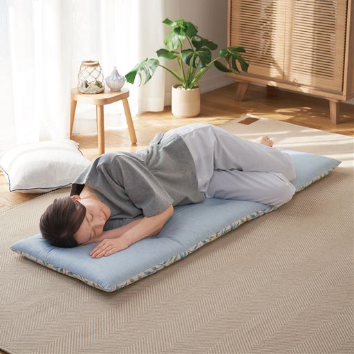 ブルー(3人掛け用)<br>ごろ寝クッションとしても!