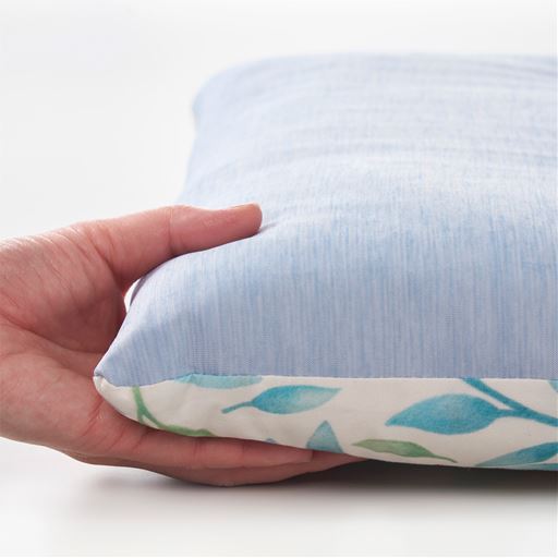 厚み約6cmのふっくらとした座り心地。