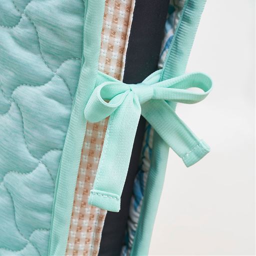 4ケ所ズレ防止ひも付き。