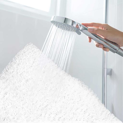 中材はカバーから取りだして、シャワーなどで丸洗いできます。