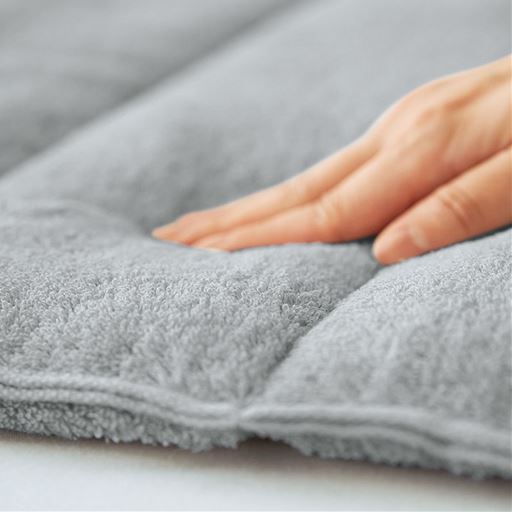 頭の部分はふわふわのわた入り。