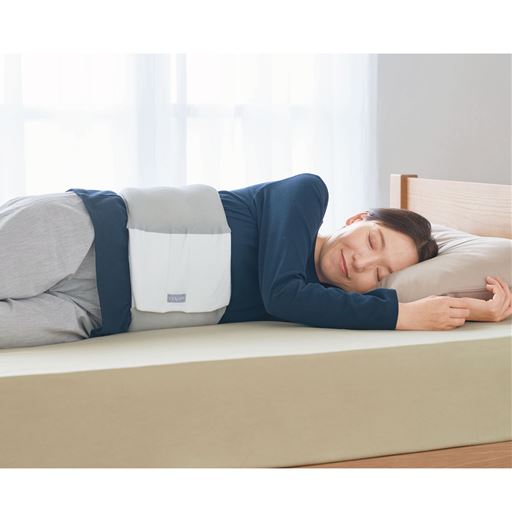 グレー<br>身体のすき間にふわっとフィットする「お医者さんの&reg;腰futon」です。