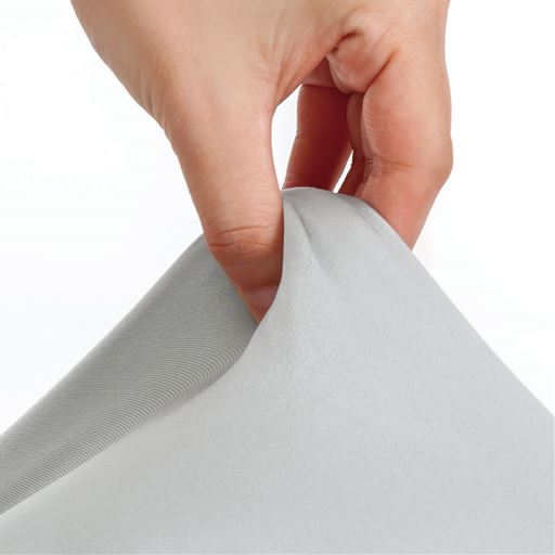 生地には消臭・抗菌効果と通気性にも優れた「トリノクール&reg;CF」を使用。