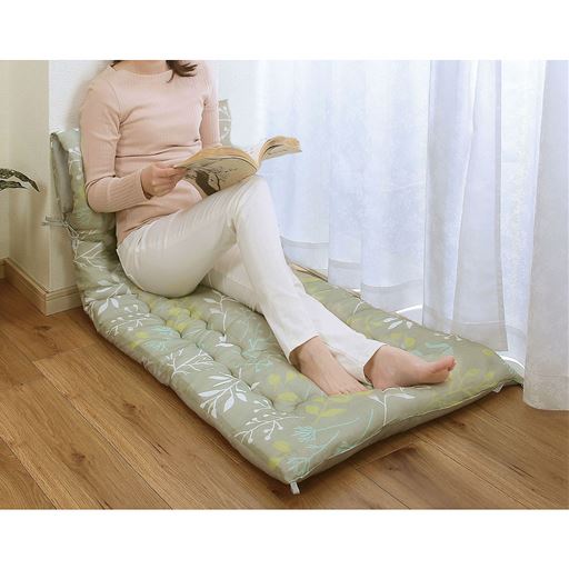 端を少し折りたたみひもを結んで枕に!