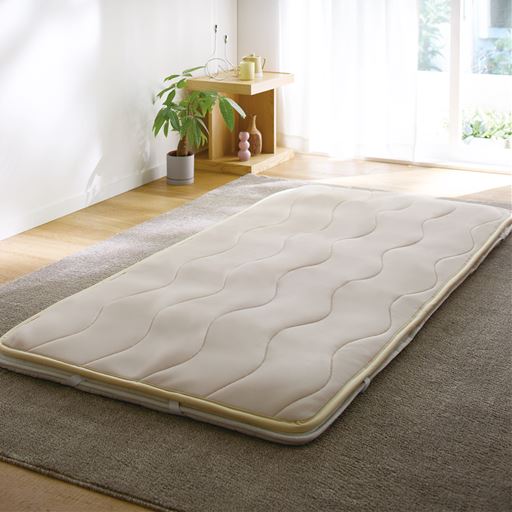 アイボリー<br>敷き布団にも、マットレスにもお使いいただけます。