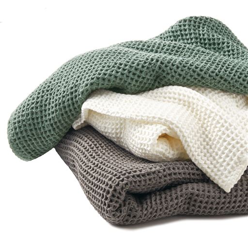 (上から) ターコイズグリーン・オフホワイト・グレー<br>凹凸のある、ざっくりとしたワッフル生地。