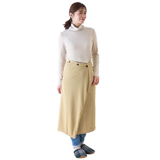 ベージュ<br>腰に巻いてスカートに。