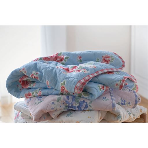 (上から)サックス系・ピンク系<br>縁のチェック柄がアクセント。