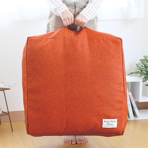 持ち手付きで持ち運びもラク!