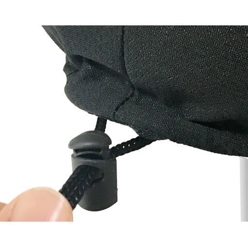 ヒモで調節してしっかり固定できます。