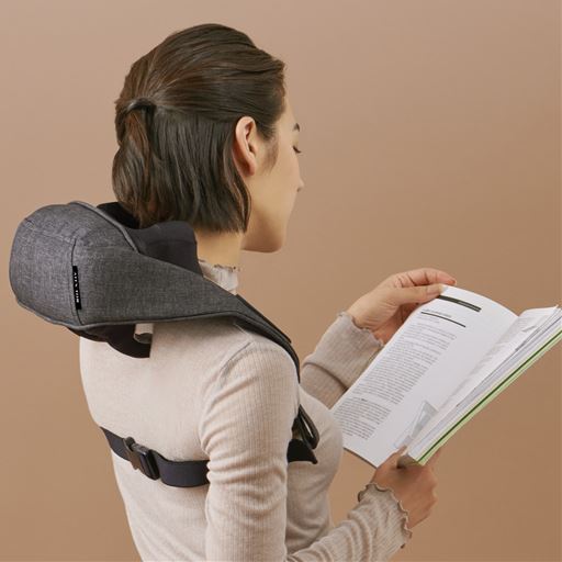 マッサージしながら読書もできる!