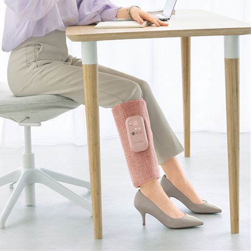 両手でもまれているような「手もみ」感覚を追求した、ふくらはぎ用エアマッサージャー。<br>ふくらはぎ周囲対応サイズ 約30～48cm