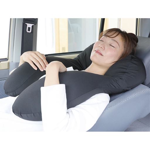 こんな使い方も!車内での仮眠や車中泊で。