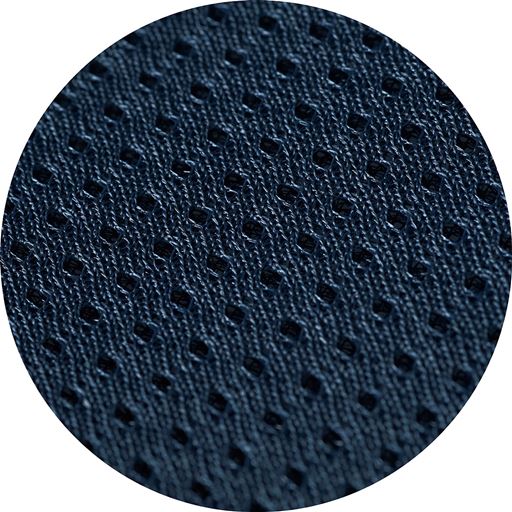 メッシュ素材使用 通気性がよく、ムレにくい