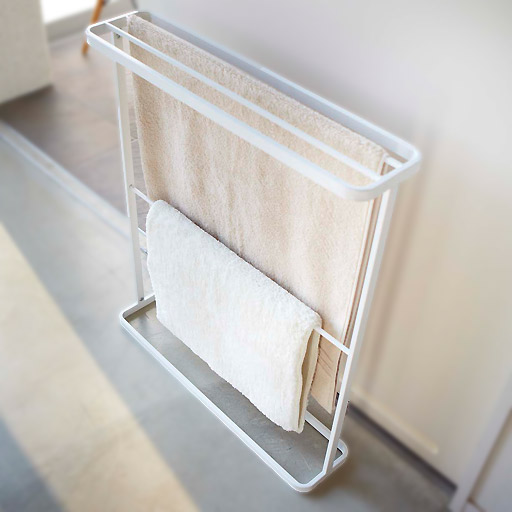 下部にはバスマットなども掛けられます。