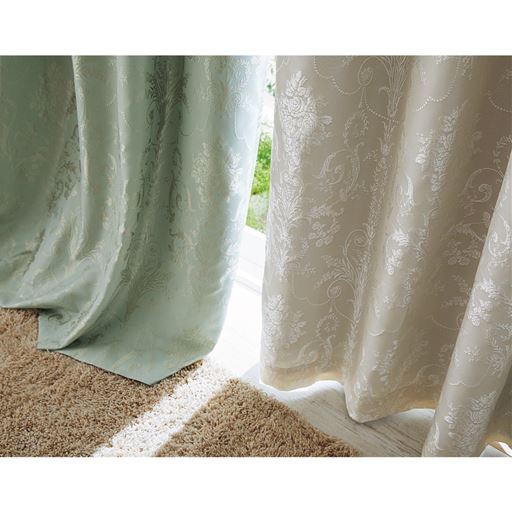 (左から) パウダーグリーン・アイボリー<br>1級遮光裏地付きで気になる光もしっかりカット。