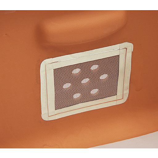 側面に通気口付き<br>虫が寄りつかないよう通気口には金網が付いています。