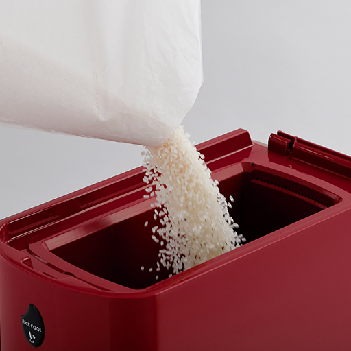 お米を入れやすい大きな投入口