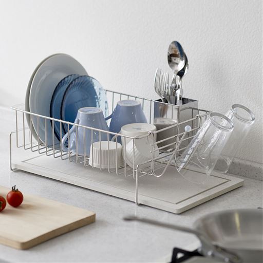 水受けトレーに吸水プレートを使用した水切りラック<br>(調理台で使用)