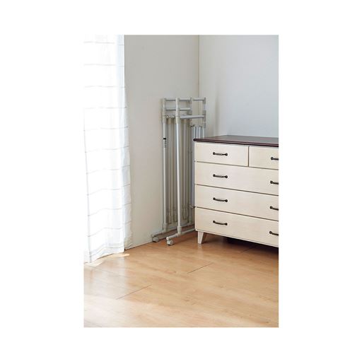 使わないときは折りたたんでコンパクト。