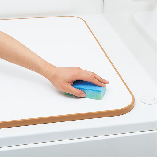 汚れがたまりにくいフラットな形状で、お掃除もラク。