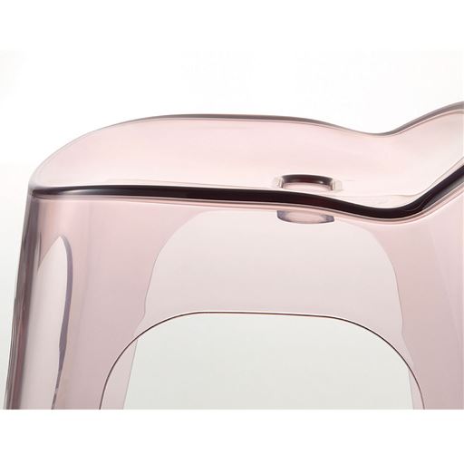 背面に高さがあり、安定感をサポート。