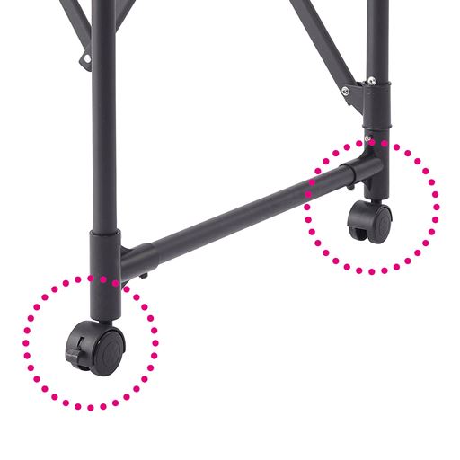 移動に便利なキャスター付き。洗濯物を干したまま、スムーズに移動できます。