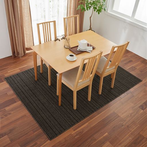 ブラック(横220×縦160cm)<br>シンプルなデザインでインテリアになじみます。