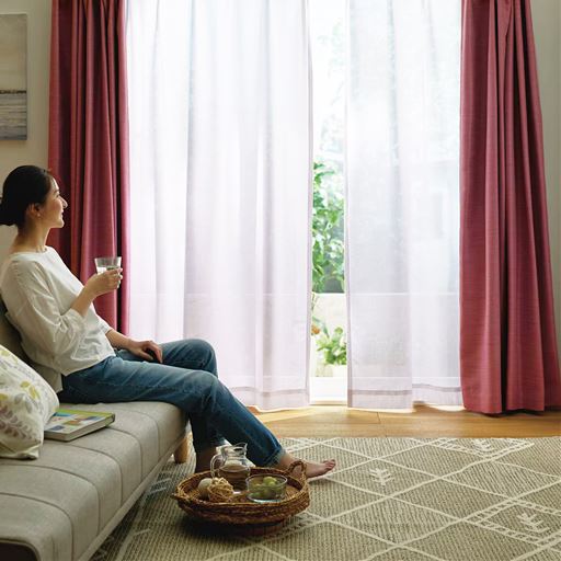 パープル ※カーテンはXT-20を使用しています。<br>目隠ししながら透ける景色も楽しめます。