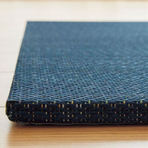 適度な高さの約15mm。踏み心地もふかふかです。