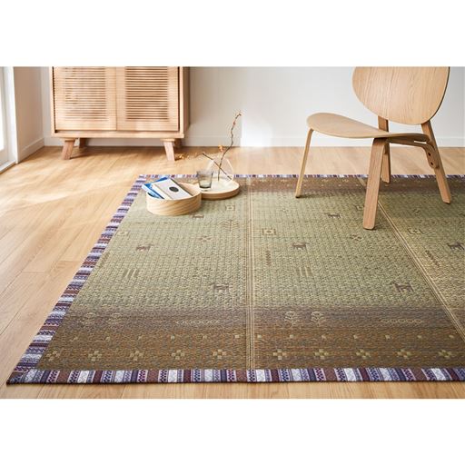 ブラウン系(ギャッベ柄) 横180×縦180cm<br>べたつかずさらっとした使い心地はそのままに、洋室にも似合う模様に仕上げました。