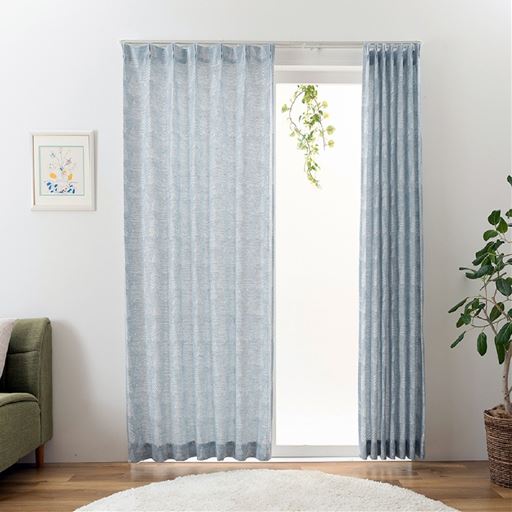 ブルー<br>形状記憶加工で裾が広がりにくく、きれいなドレープを保ちます。