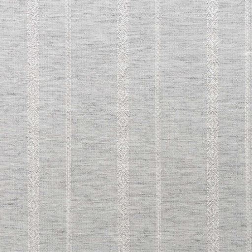 生地拡大(ライトグレー)<br>平坦にならないふくらみのある糸でストライプの細かい柄を表現しました。