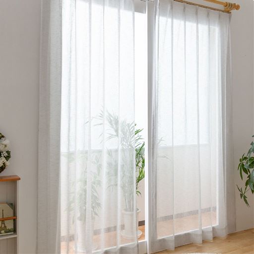 ライトグレー<br>ほどよい透け感とざっくりとした生地が窓辺を爽やかに演出します。