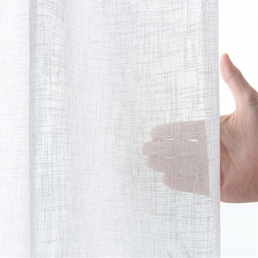 オフホワイト<br>【透け感の目安:透けやすい】